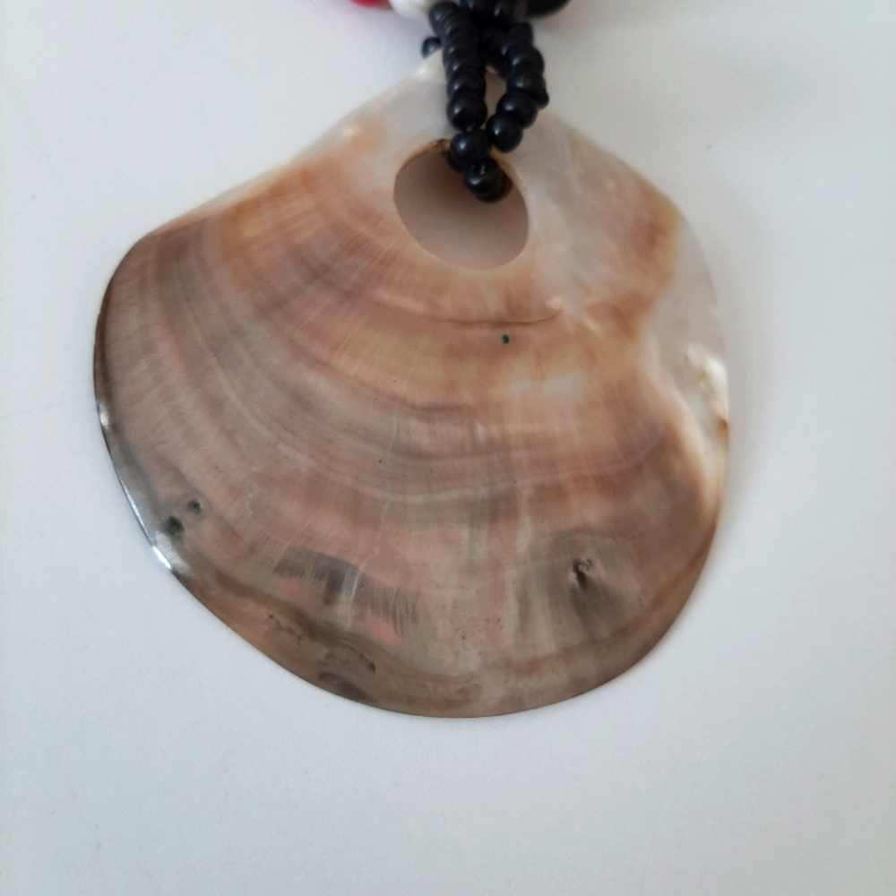 Large Shell Necklace - Picture 5 of 9